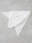 カットワーク刺繍トライアングルスカーフ