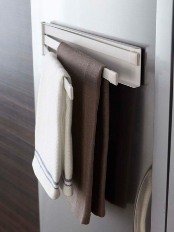 【tower】マグネット 布巾ハンガー ふきん掛け 冷蔵庫収納 スリム 折りたたみ