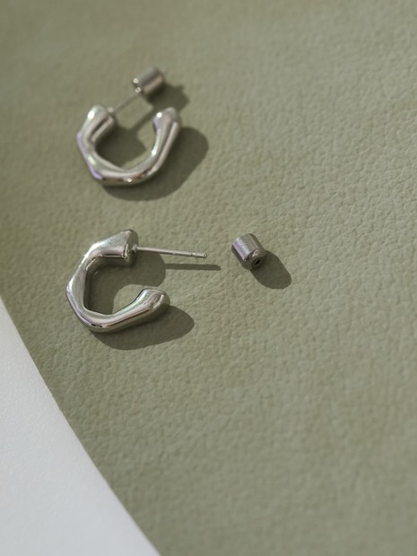 【dignif】【金属アレルギー対応】ピアス　Nuance Hoop