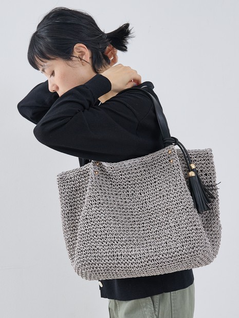 【WEB限定】フリンジチャーム付きペーパートート