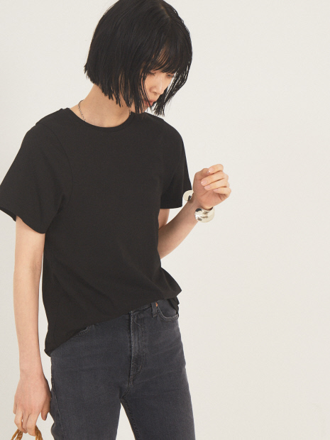 【TOTEME】CURVED SEAM TEE