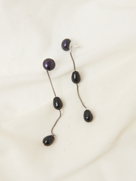 SOPHIE BUHAI】Small BlPearl Drop Earrings / ブラックパール