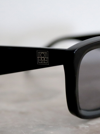 TOTEME】The Classics Sunglasses/クラシックサングラス｜THE STORE by