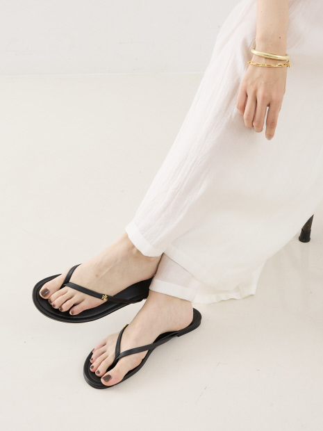 【POLO RALPH LAUREN 】RAQUEL／レザーフリップフロップ