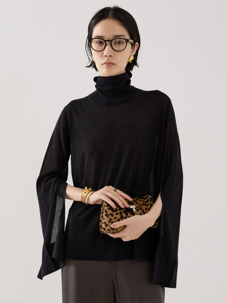 【TOTEME】SLIT SLEEVE TURTLENECK／スリットスリーブタートル
