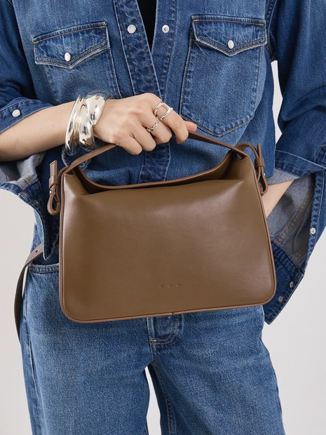 【AESTHER EKME】SOFT BAGUETTE CROSSBODY／ショルダーバッグ