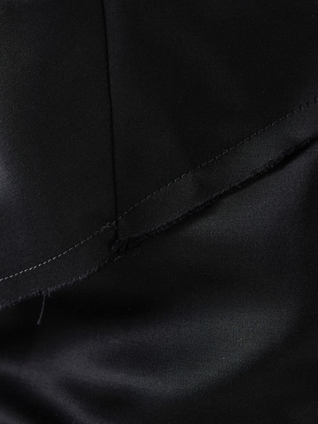 TOTEME】Cropped Satin Camisole／クロップドサテンキャミソール｜THE