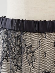 MATERIAL
