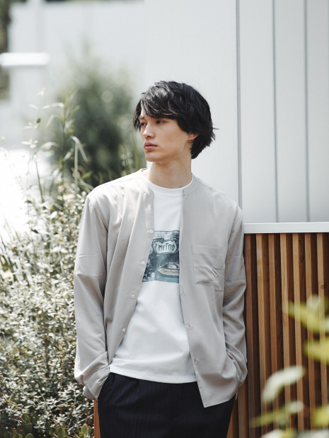 【展開店舗限定】フィブリル キーネック長袖シャツ