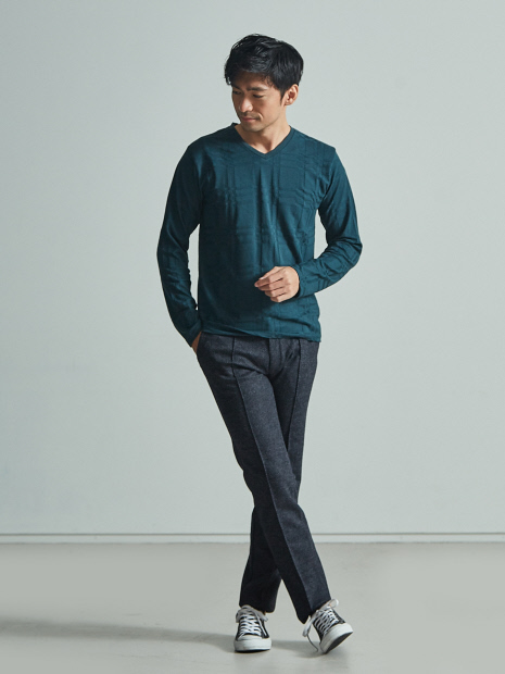 【展開店舗限定】チェック ジャガード Vネック 長袖 Tシャツ
