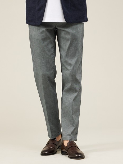 チャコールグレー