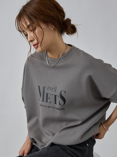 シルキーダンボールロゴプルオーバー