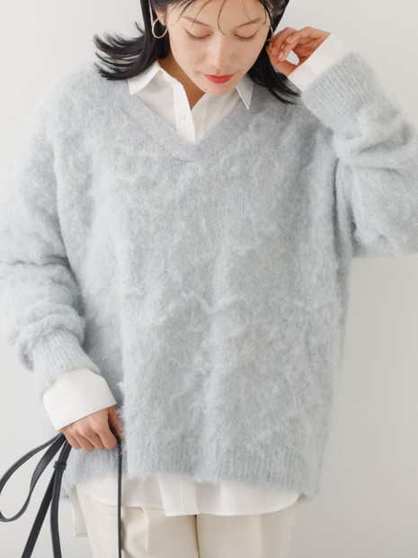 ブラッシュドVネックニット【予約】