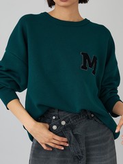 スウェットライク刺繍ニット