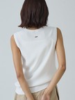 バックメタルスリーブレスニット
