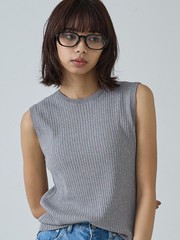 バックメタルスリーブレスニット