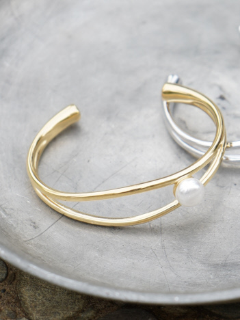 【NOVA】サージカルステンレス淡水パールバングル